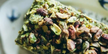 Розкішний фісташковий кекс