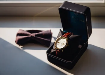 Чому не можна дарувати годинник: чим небезпечний такий подарунок