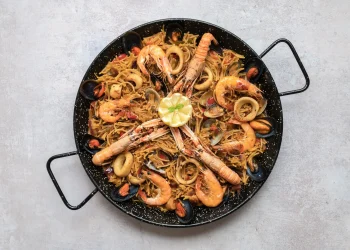 Паелья з морепродуктами