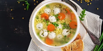 Суп з фрикадельками