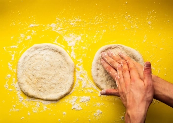 Тісто для піци на молоці