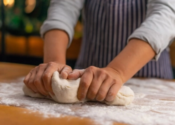 Тісто для пиріжків на дріжджах