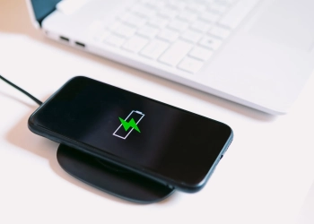 Як зберегти батарею на телефоні