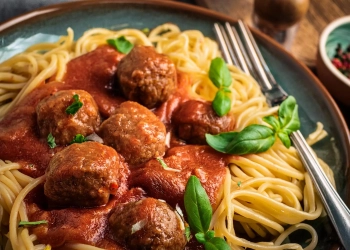 Кльоцки з телятини в соусі