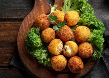 М'ясні крокети з сиром