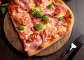 Піца з шинкою та сиром