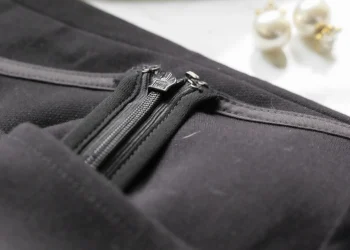 Як відремонтувати блискавку, якщо застрягла змійка