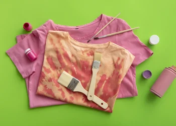 Як вивести фарбу для стін з одягу