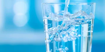 Дослідження визначило, що газована вода допомагає схуднути