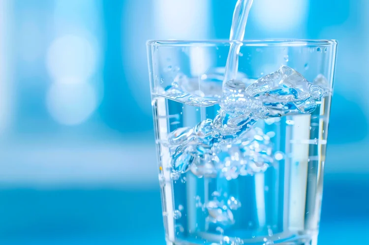 Дослідження визначило, що газована вода допомагає схуднути