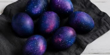 Космічні крашанки на Великдень