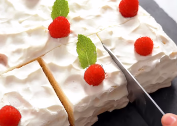 Дуже простий рецепт торта "Молочна дівчинка"